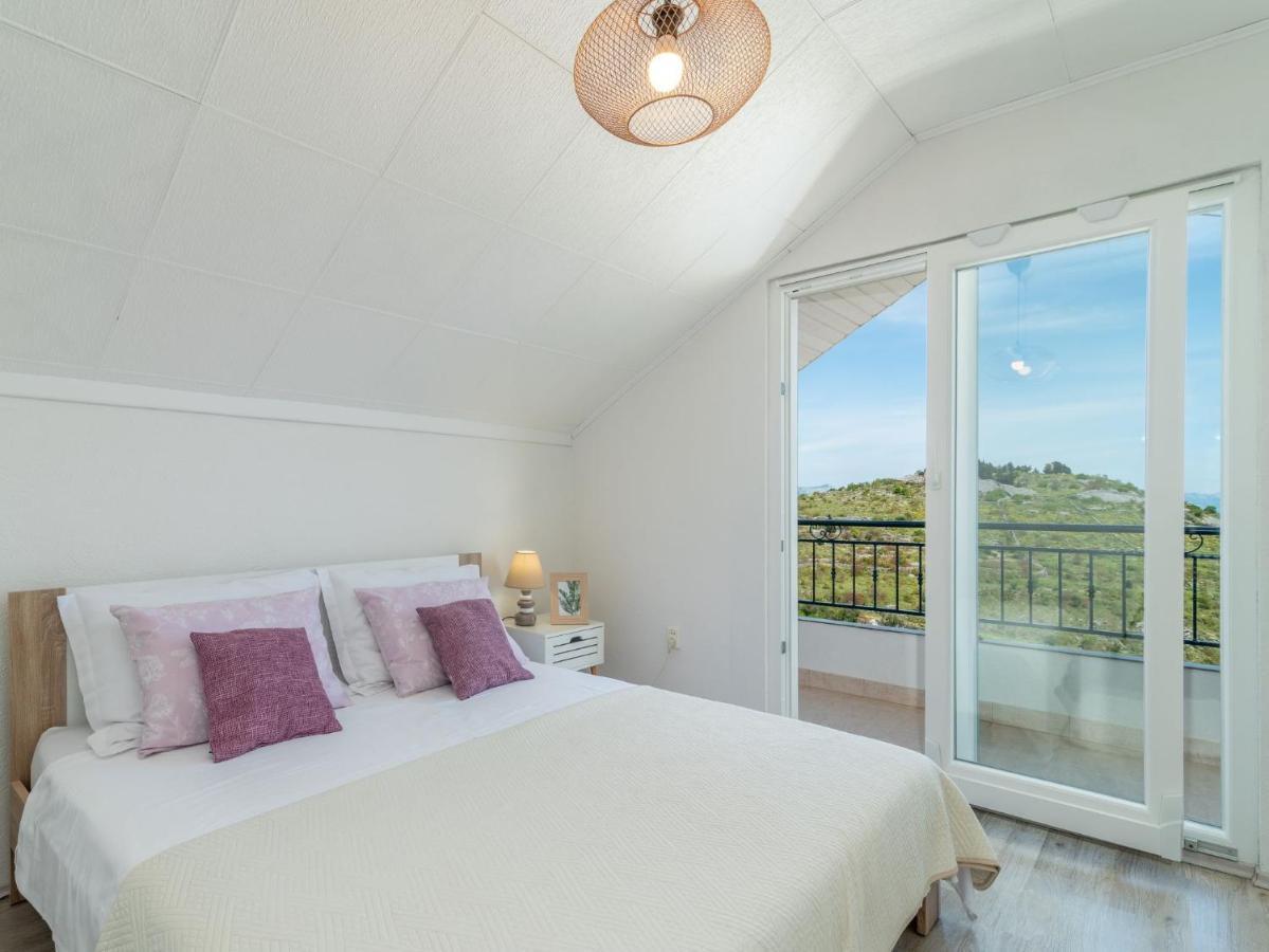 Scenic Sea View,Three Bedroom Villa With Pool Trogir Exterior foto