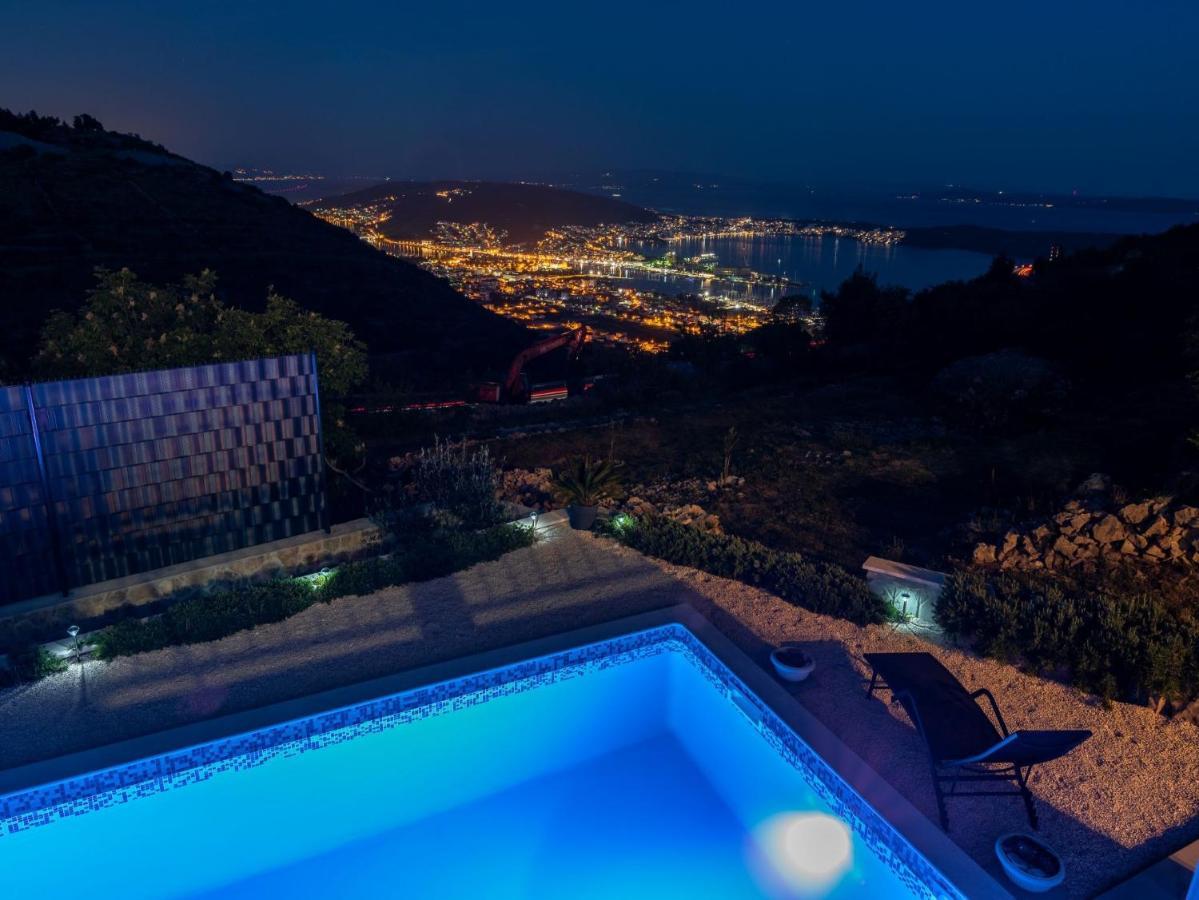 Scenic Sea View,Three Bedroom Villa With Pool Trogir Exterior foto
