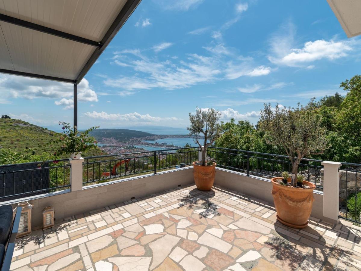 Scenic Sea View,Three Bedroom Villa With Pool Trogir Exterior foto